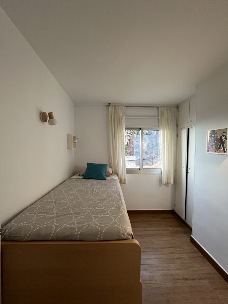 Dormitorio individual apartamento vacacional Mesa del Mar Tenerife
