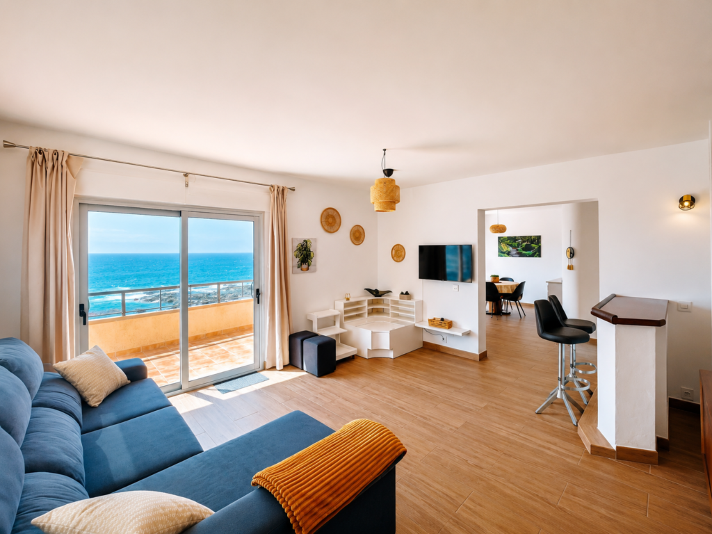 Salón luminoso apartamento vacacional primera línea de mar, Mesa del Mar